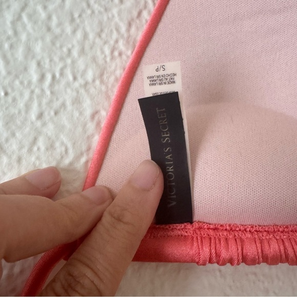 Victoria's Secret Gold Toggle Chain Bikini - Picture 6 of 7